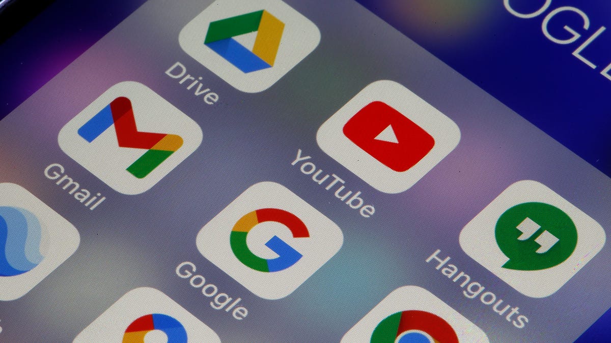 Icons for the apps Google Drive, YouTube, Hangouts, Gmail, Google and Chrome on a phone screen