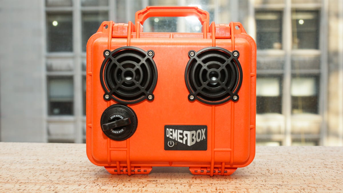 demerbox-bluetooth-speaker-01.jpg