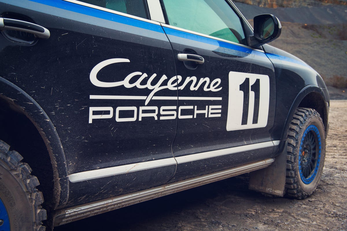 porsche-classic-cayenne-suv-off-road-performance-parts-141