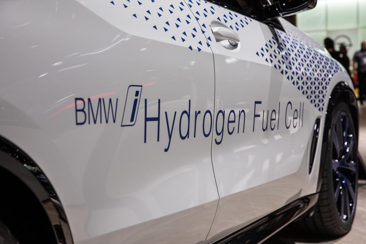 bmw-i-hydrogen-next-26
