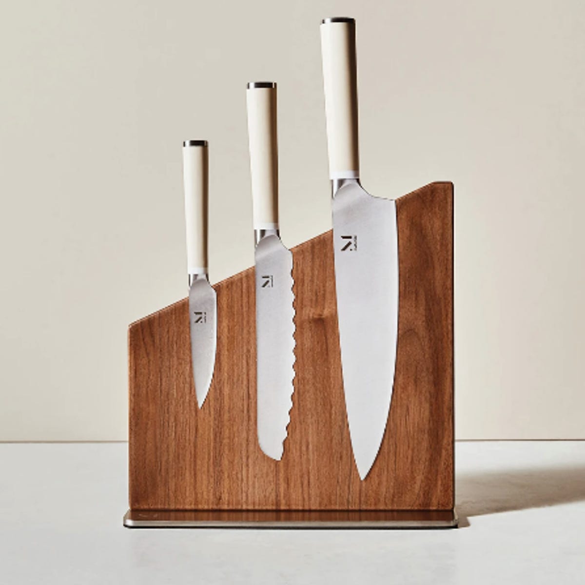 Best Direct-to-Consumer Kitchen Knives in 2022: Made In, Material, Aura and  More - CNET