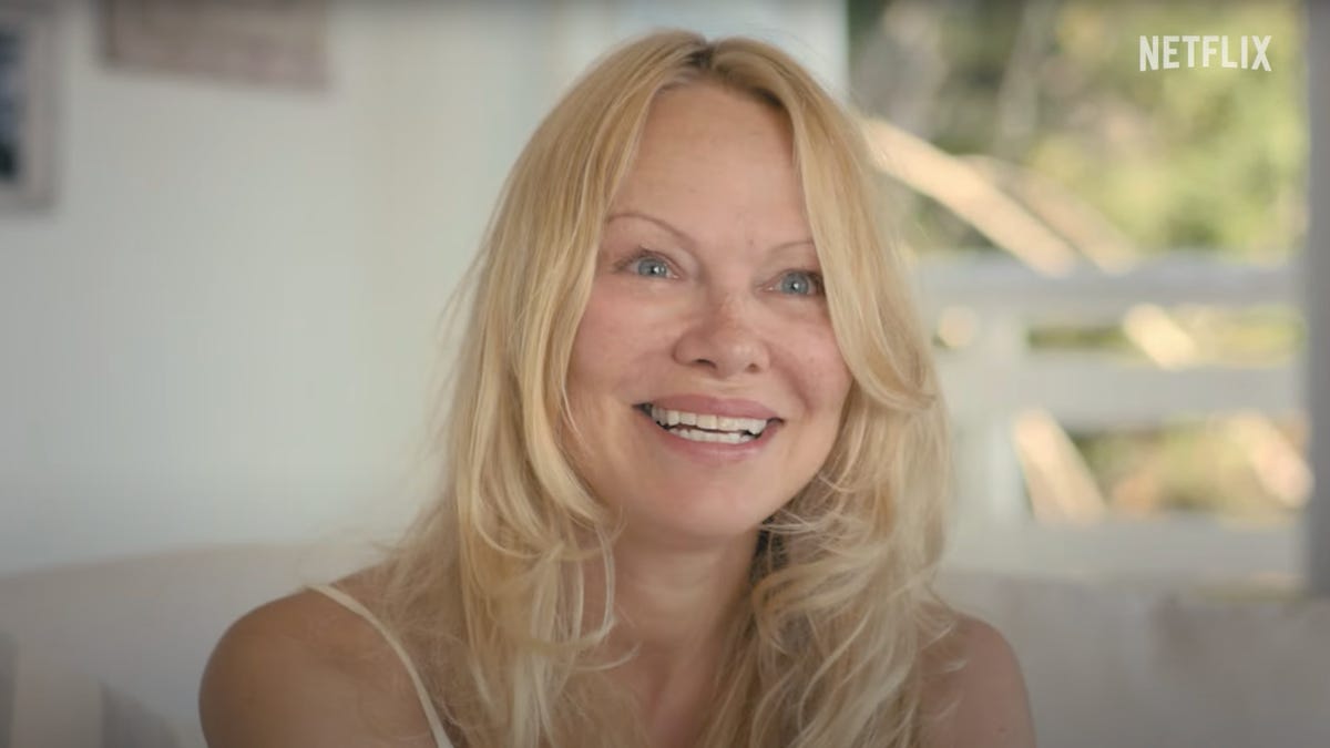 Pamela Anderson in Netflix's Pamela, A Love Story