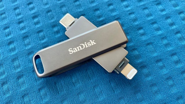 ixpand-flash-drive-luxe