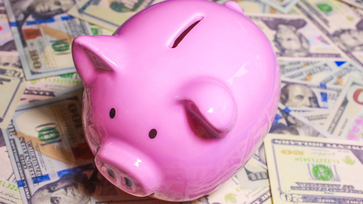 piggy-bank-savings-money-cash-stimulus-payments-personal-finance-022