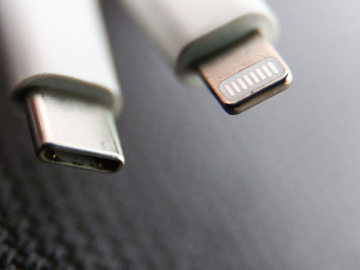 Bye-Bye, Lightning Cable. New iPhones Move to USB-C - CNET