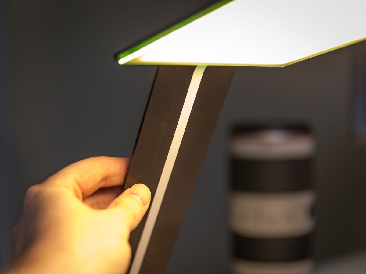 aerelight-oled-desk-lamp-product-photos-4.jpg