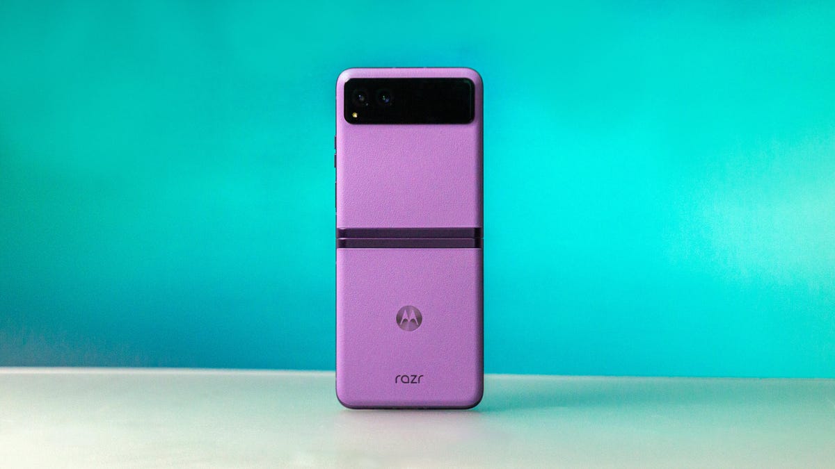 Motorola's 5G Razr Foldable Adds Better Cameras and Processor