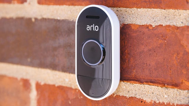 arlo-audio-doorbell-product-photos-1