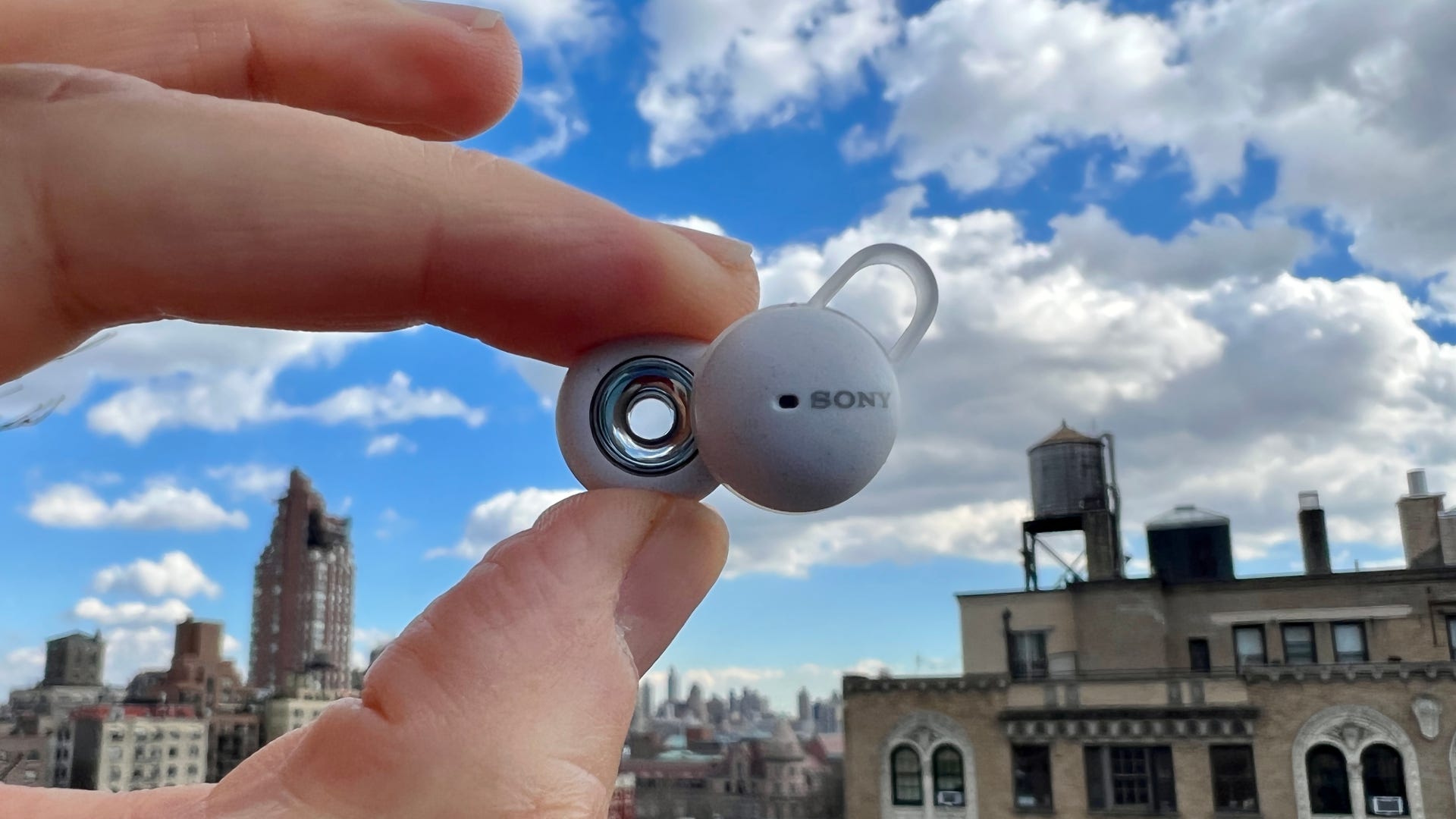 sony-linkbuds-in-the-clouds-1