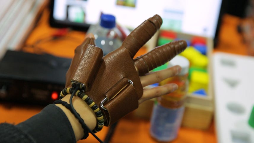 NeoMano glove helps paralyzed hands move again