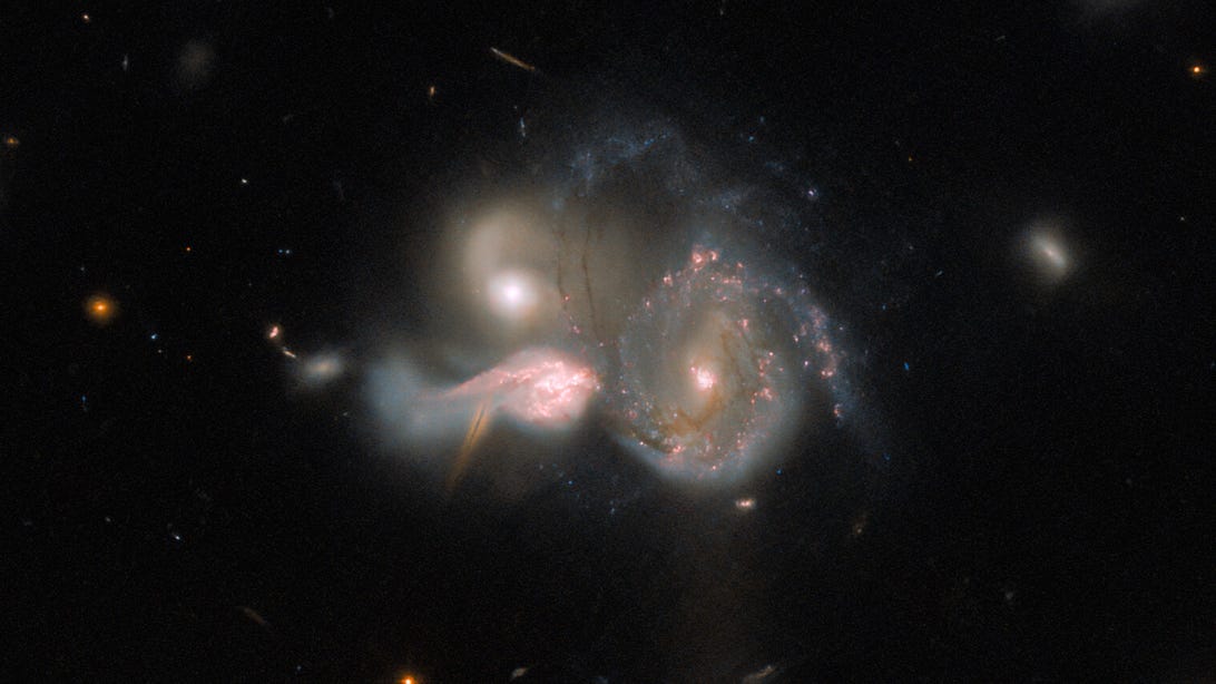 Hubble Snaps Rare View of 3 Galaxies on a Collision Course     – CNET