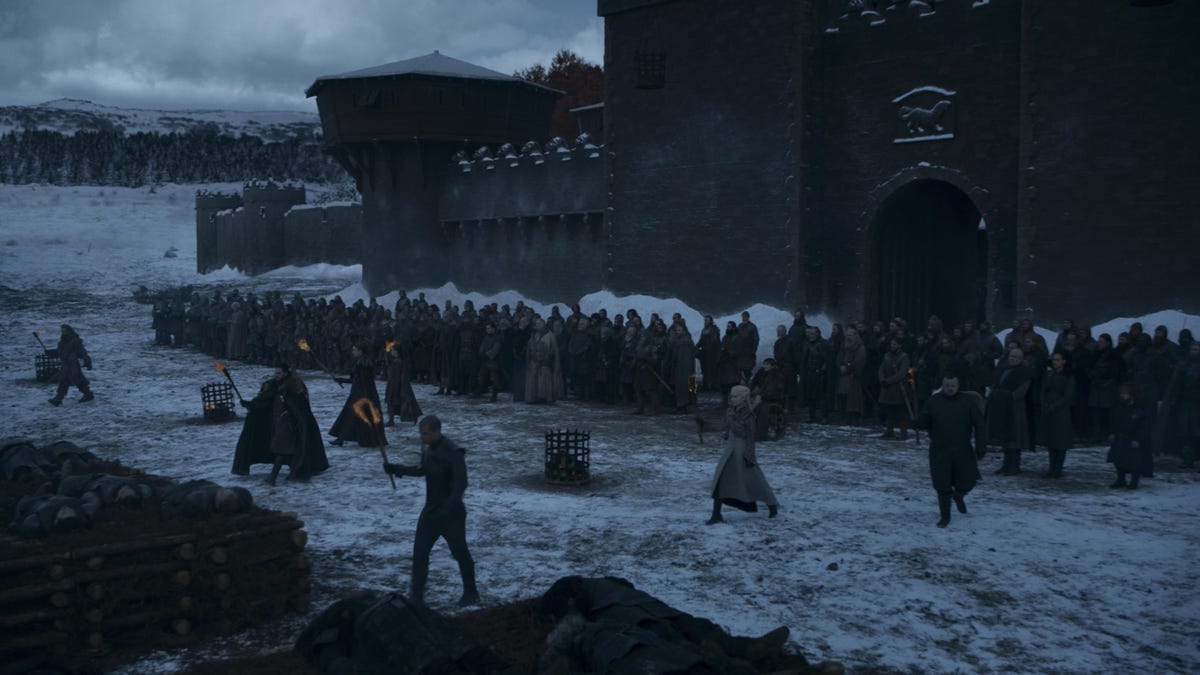 game-of-thrones-season-8-episode-4-castle-torches-outside