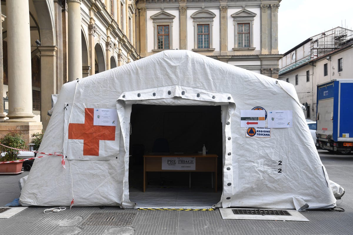 Pre-triage medical tent in Tuscany