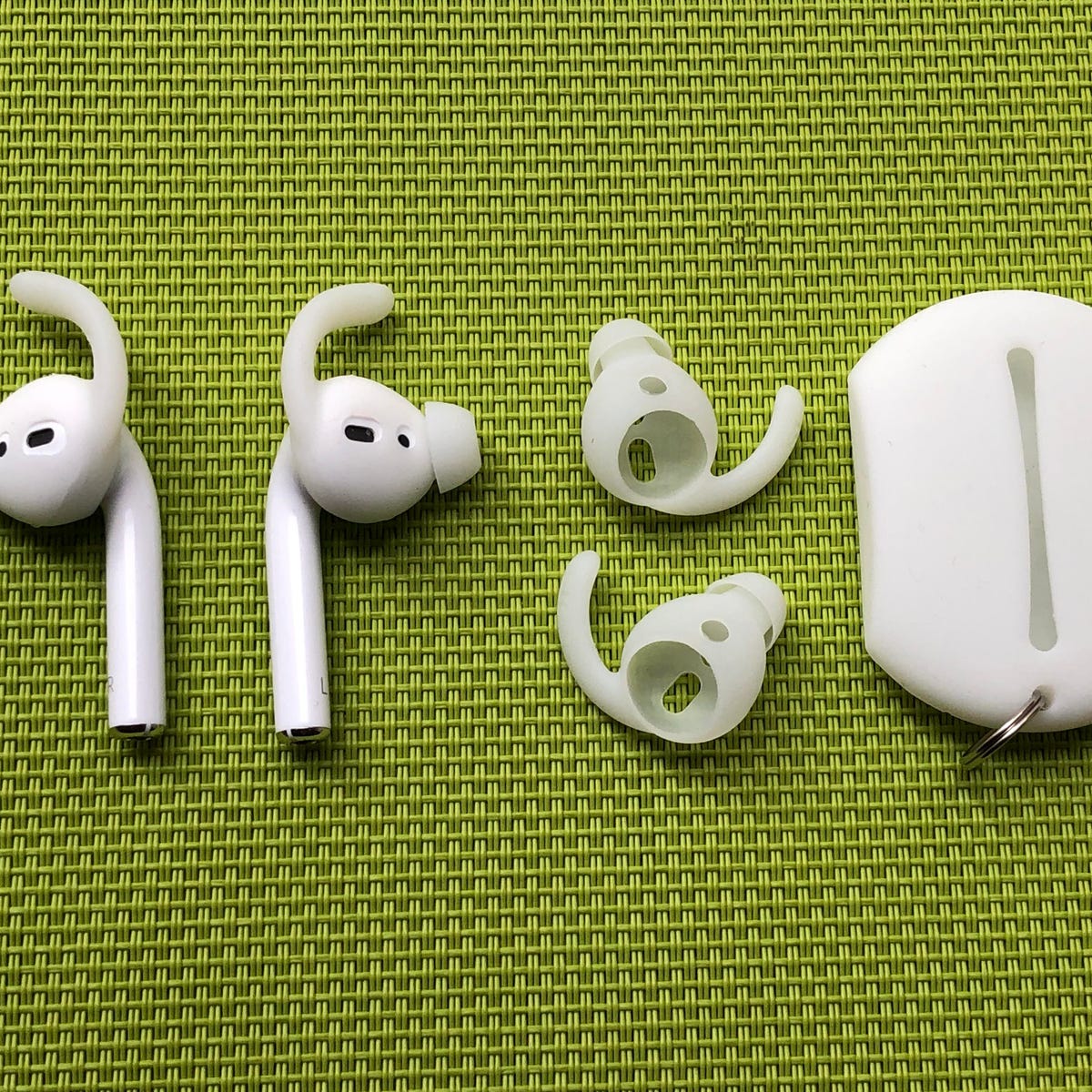 Spole tilbage Statistisk Afbestille How to keep AirPods and AirPods Pro from falling out of your ears - CNET