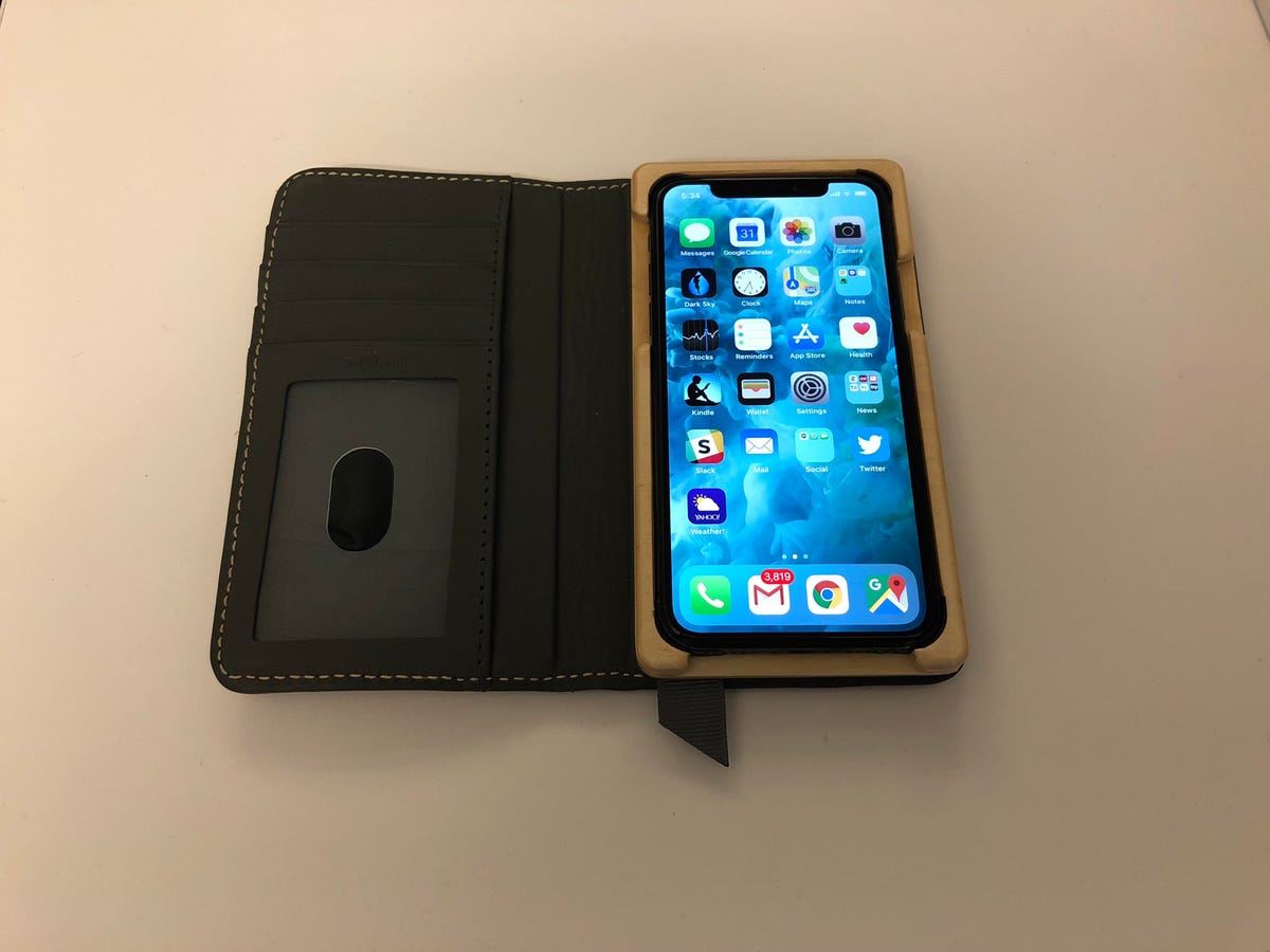 little-pocket-book-iphone-7.jpg