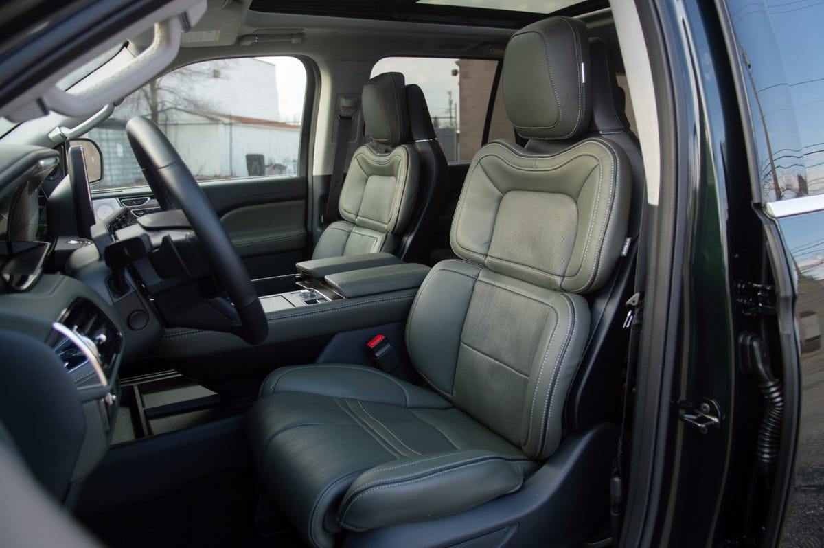 2022 Lincoln Navigator front seats with green leather