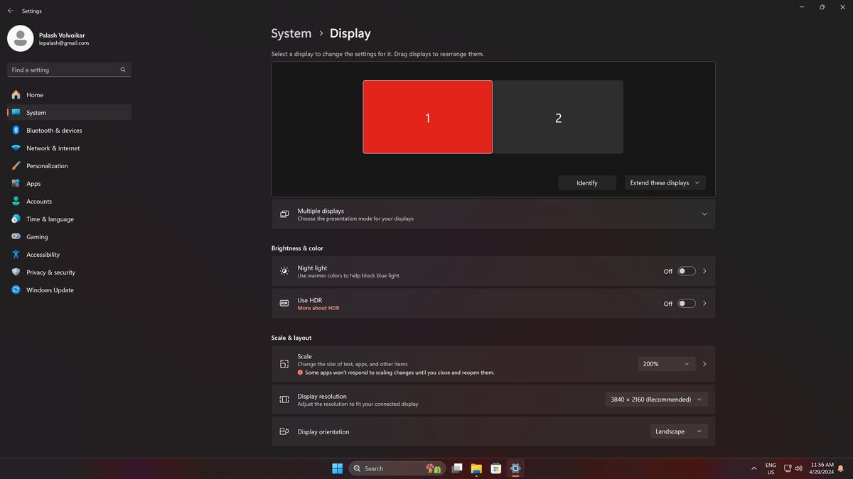 Windows display settings window with multiple displays