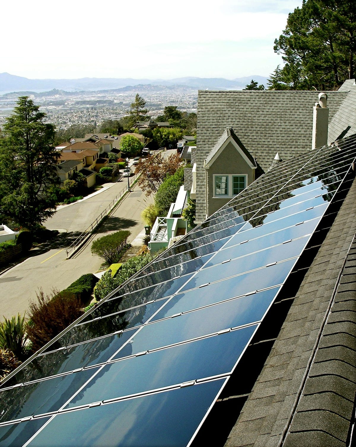 SolarCity_solar_roof_Berkeley,_Calif_2009.jpg