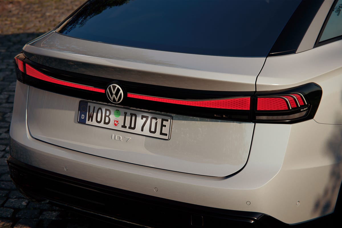 New ID 7 Is VW's Largest, Longest-Range EV Yet - CNET