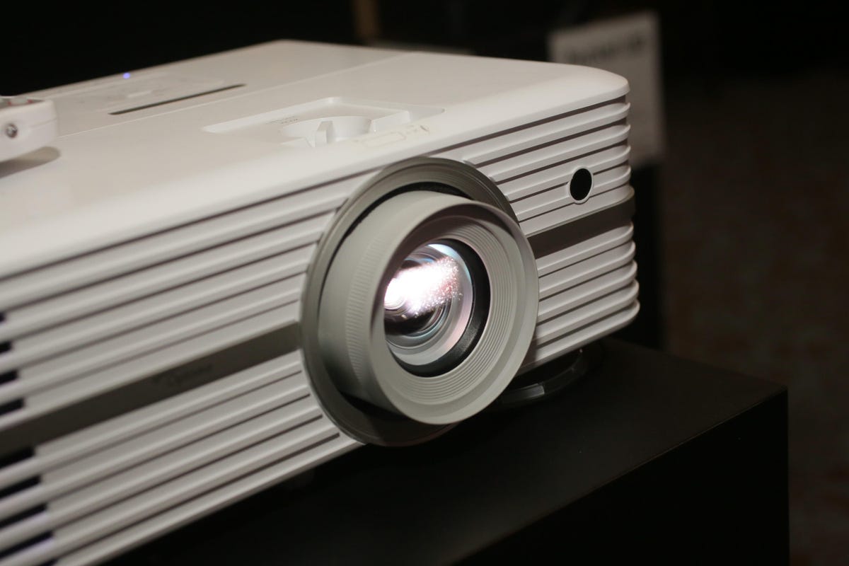 007-optoma-uhd50-projector