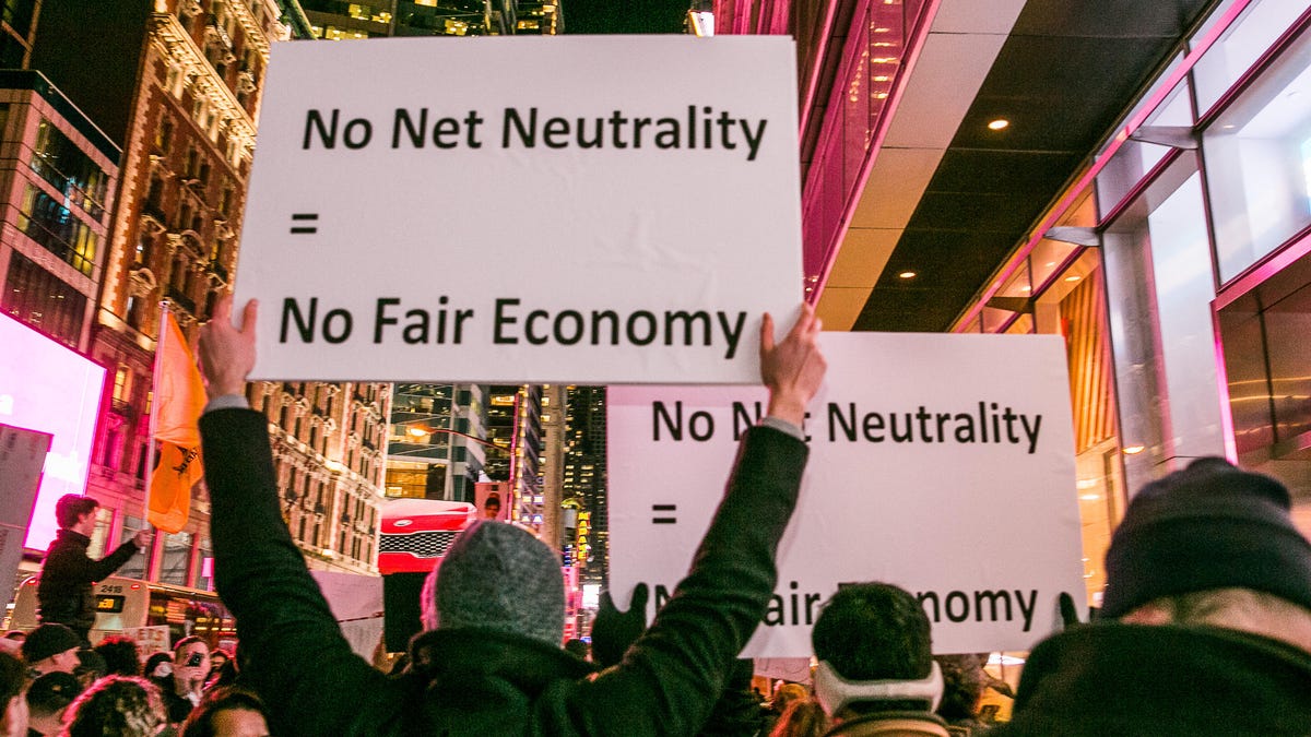 036-nyc-net-neutrality-protest-verizon-hq-dec-7-2017