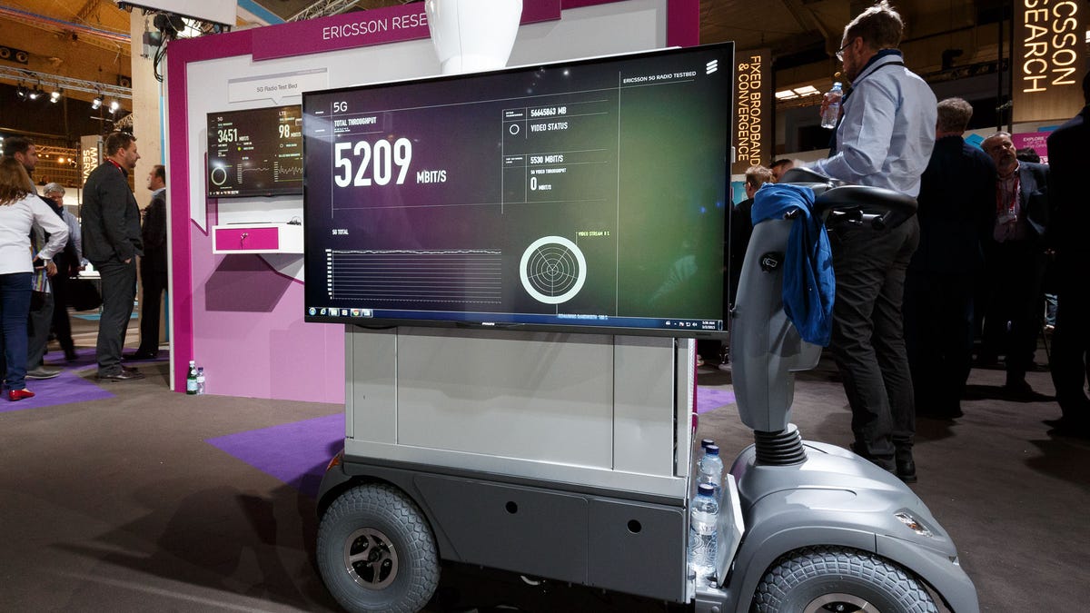 Ericsson showed a wireless radio link with prototype 5G networking technology at Mobile World Congress​. The equipment could sustain data transfer rates of 5.8Gbps between the base station antenna in the upper left and the receiver on the cart.