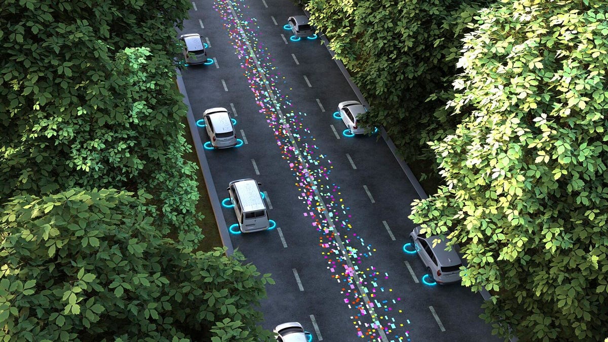Autos, die auf einer Straße mit Aufmerksamkeitskreisen um Reifen fahren, und ein Datenstrom auf der Straße.