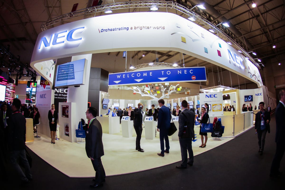 big-booths-of-mwc2015-01.jpg