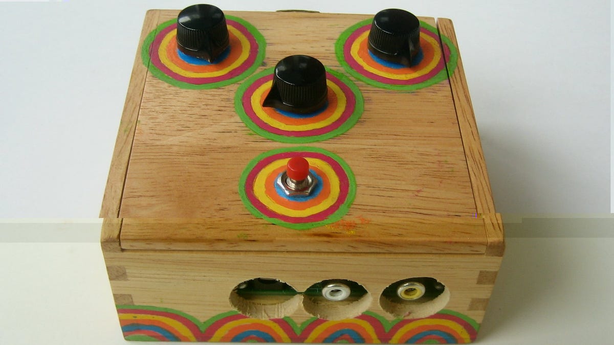 Photo of Make Magazine&apos;s Cellular Automata video synthesizer DIY kit
