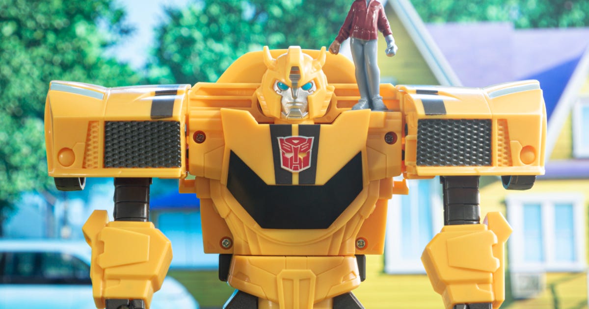 Transformers: EarthSpark Figures Feature New Human Ally, Fast Transformations - CNET