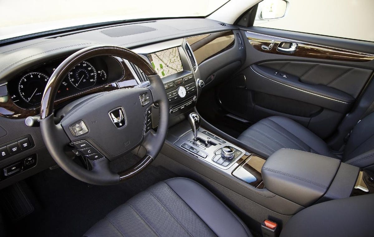 2011 Hyundai Equus interior