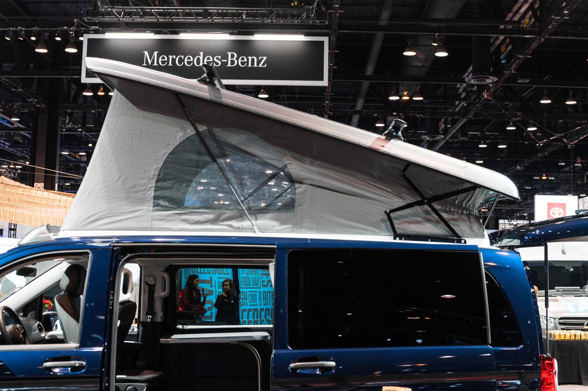 Mercedes-Benz Metris Weekender pop-up camper van