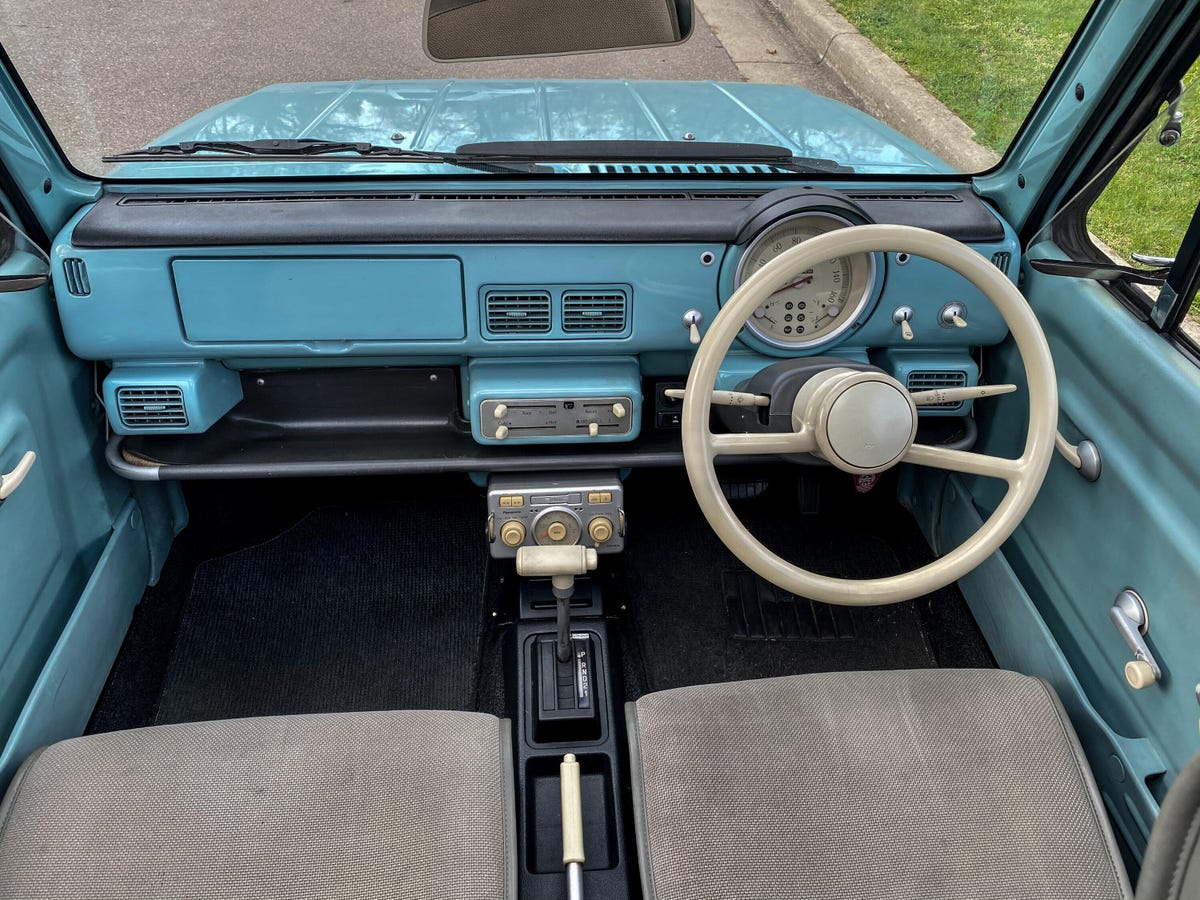 1989 Nissan Pao - interior