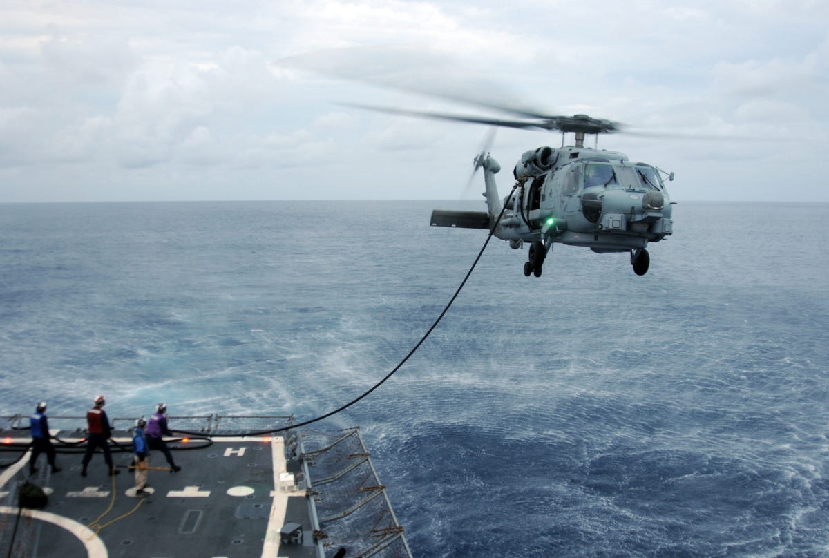 MH-60R_Seahawk_refueling.jpg
