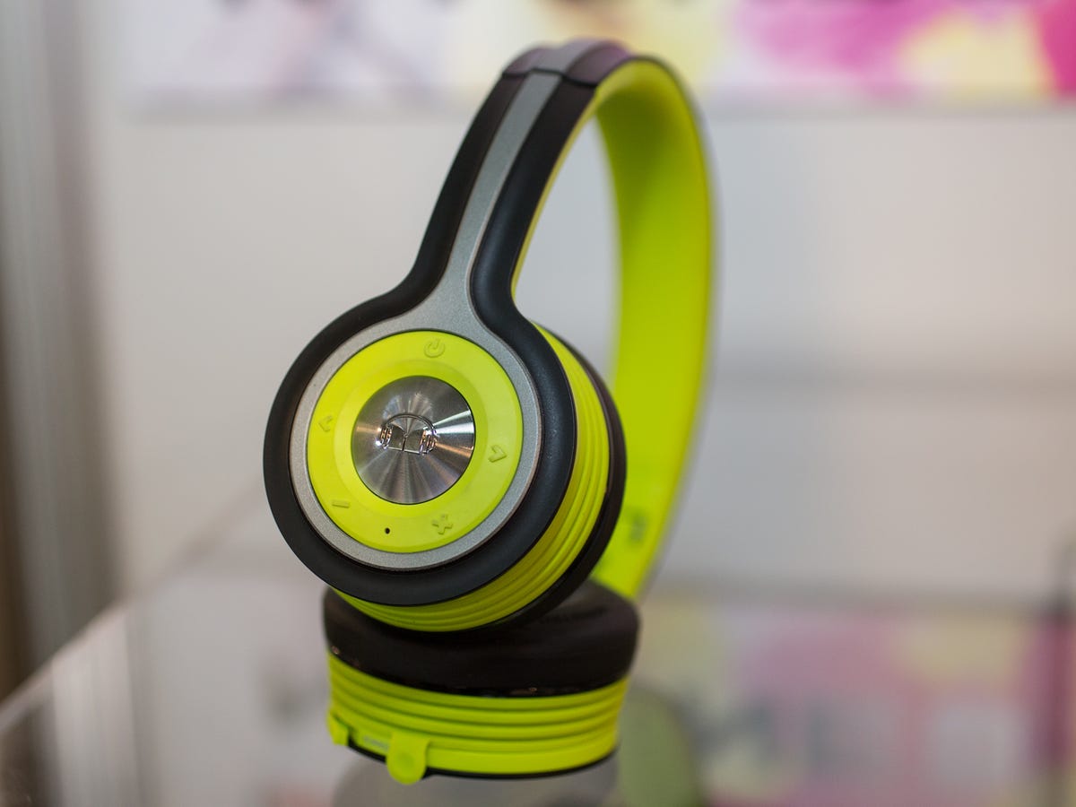 headphones-cases-accessories-mwc-2014-16.jpg
