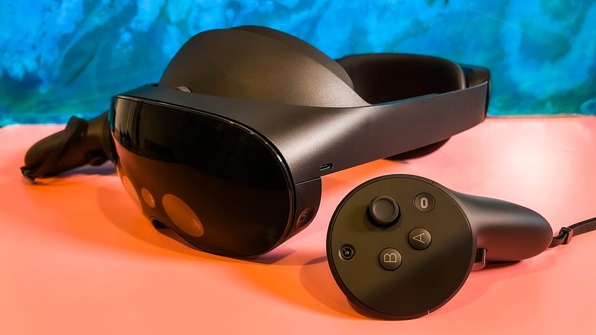 Auriculares y controlador de realidad virtual de Meta Quest Pro