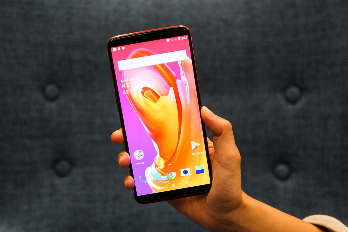 OnePlus 5T comes in Lava Red color (pictures) - CNET