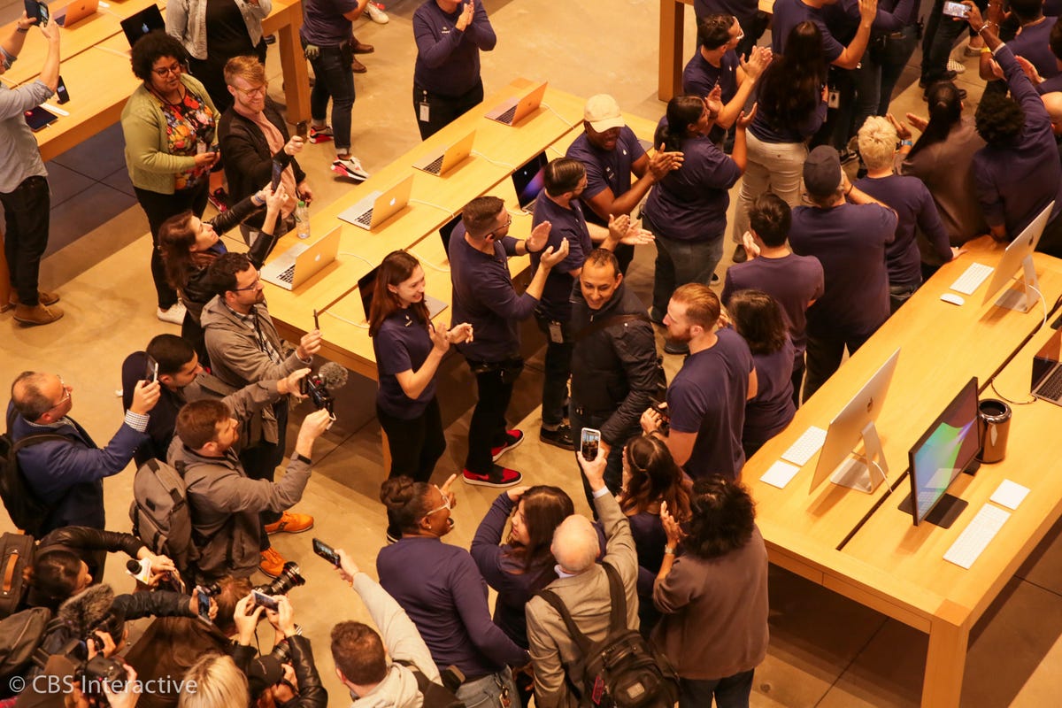 Apple iPhone X Sale goes on sale at NYC flagship store