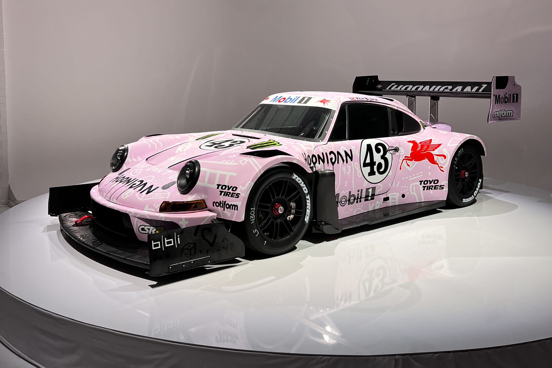 Hoonipigasus Porsche 911 race car