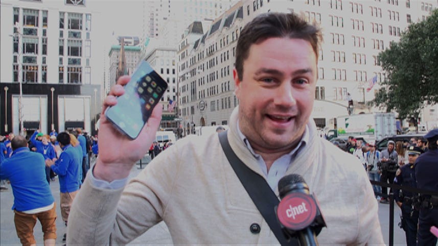 iPhone 6 launch mania in NY: Bigger phones, bigger lines