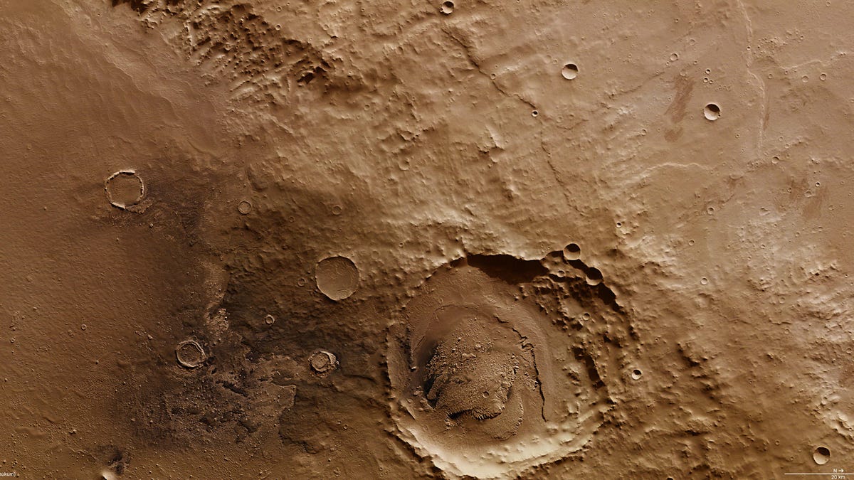 on-the-rim-of-schiaparelli-crater