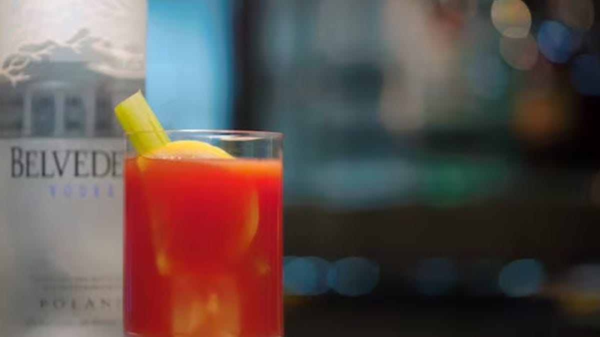 The Real Reason Bloody Marys Tastes so Good on an Airplane - CNET