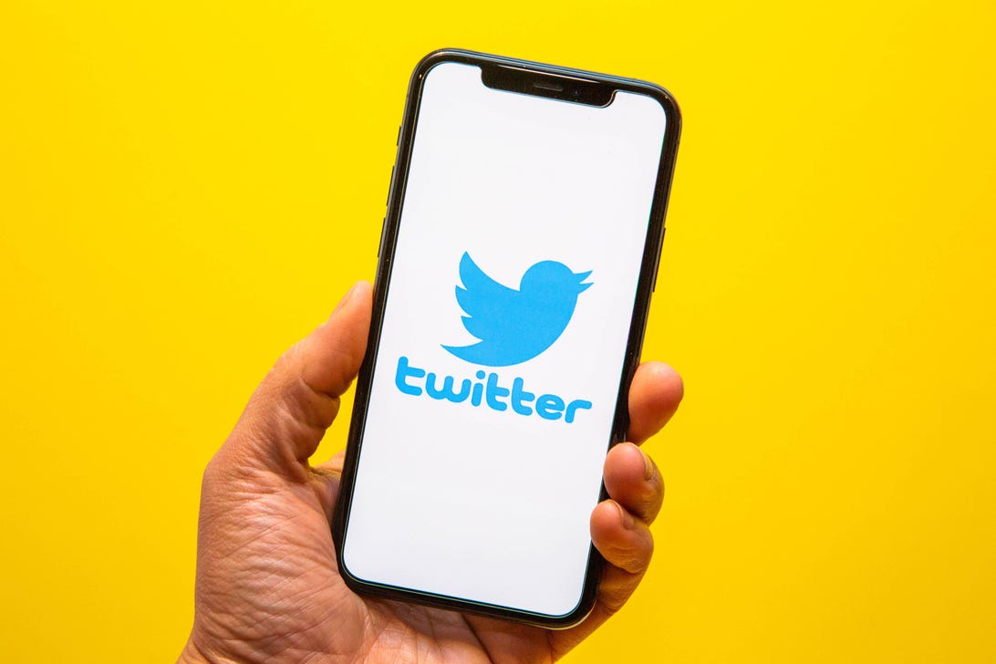 Twitter once again pauses verification program to improve application process