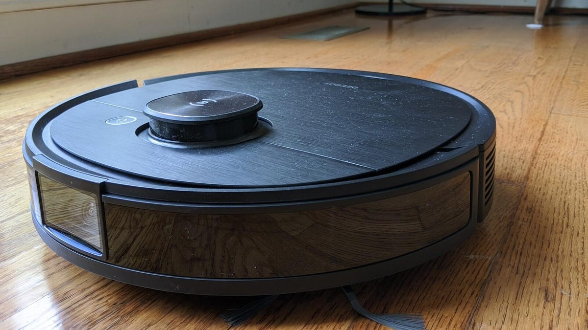 This Robot Vacuum Solves The Roomba S, Do Robot Vacuums Work On Hardwood Floors