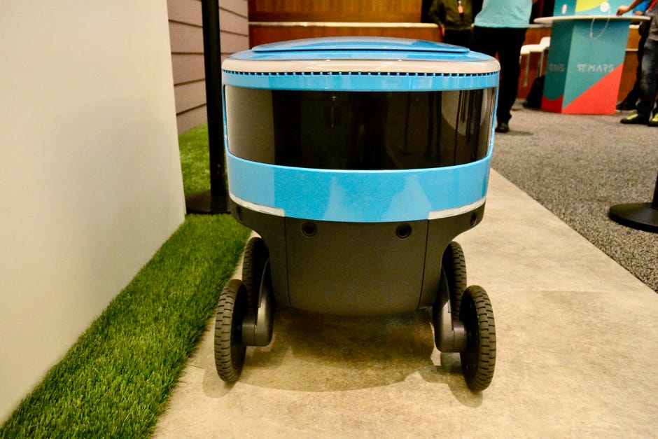 Amazon S Scout Robots That S No Cooler That S Your Prime Delivery Cnet