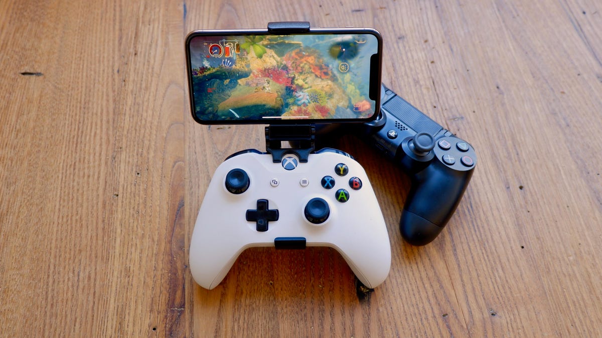 Here S How To Connect Your Ps4 Or Xbox Controller To Your Iphone Cnet