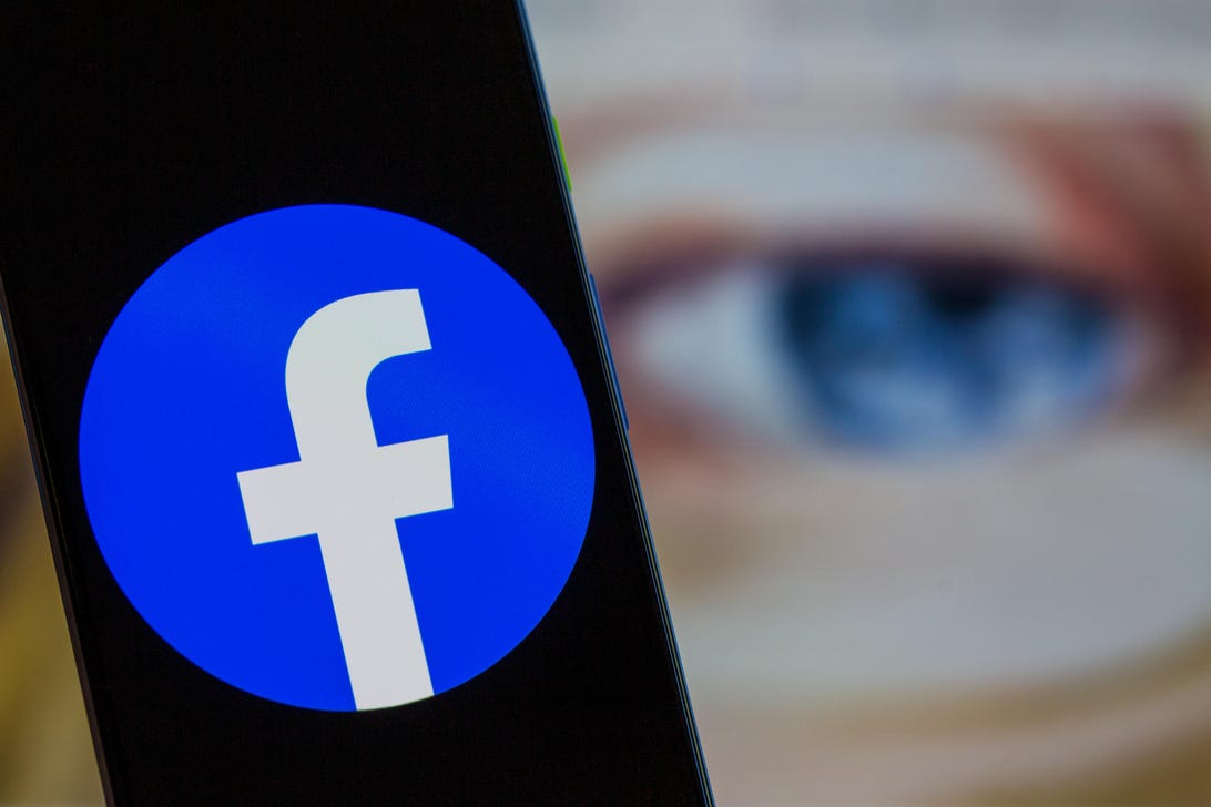 Facebook shuts down fake Iran-based accounts targeting US