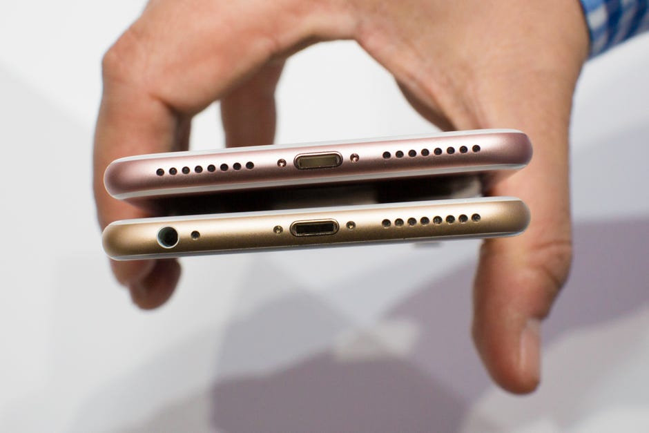 Apple Iphone 6s Review The Oldest Iphone Can T Compete With Apple S Newer Models Cnet