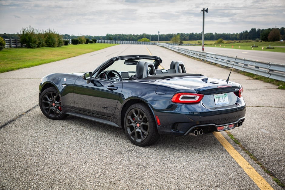 Fiat 124 Spider And 500l Discontinued For 21 Only The 500x Remains Roadshow
