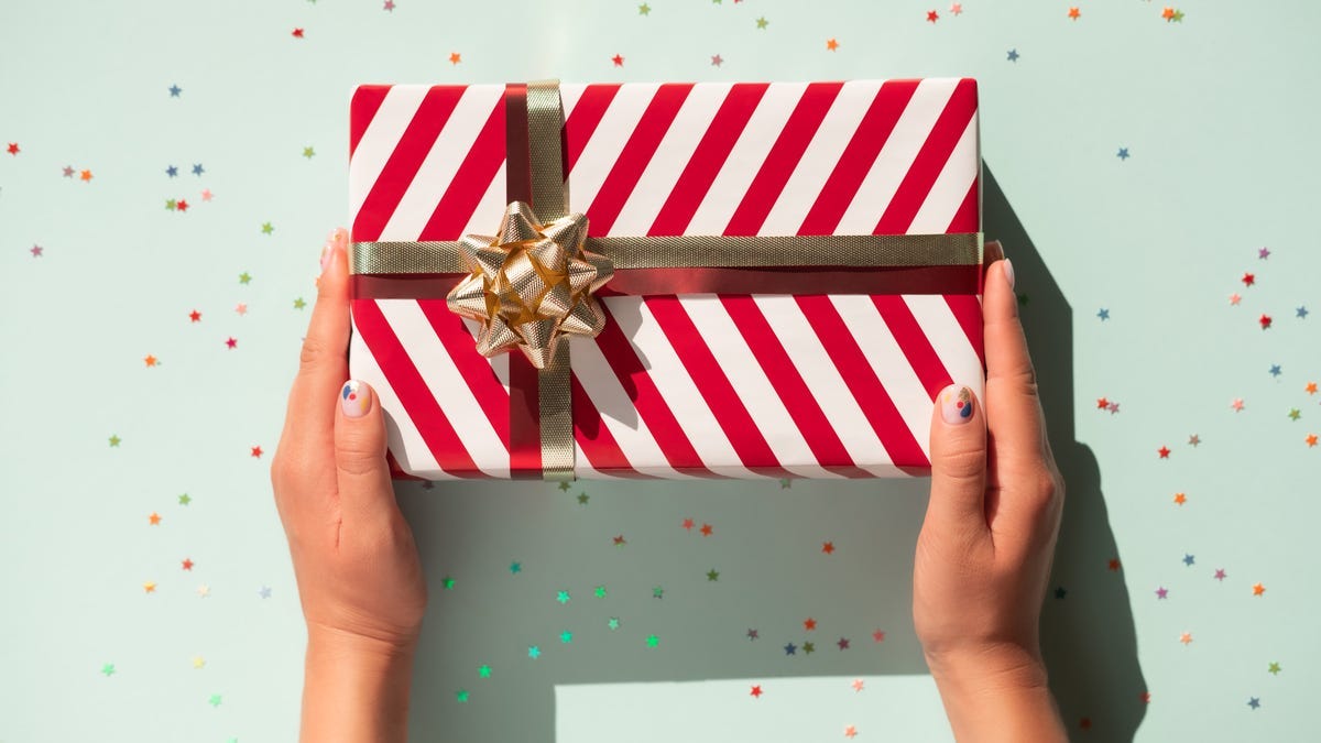 How to Gift Stocks This Holiday Season - CNET Money